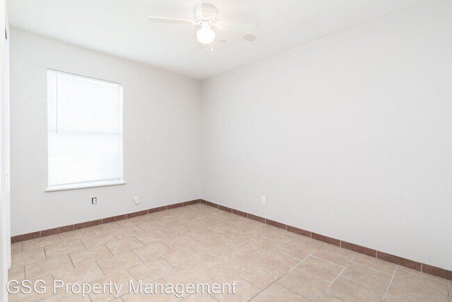 Foto del edificio - 3 br, 2 bath House - 217 Elmo Ave.