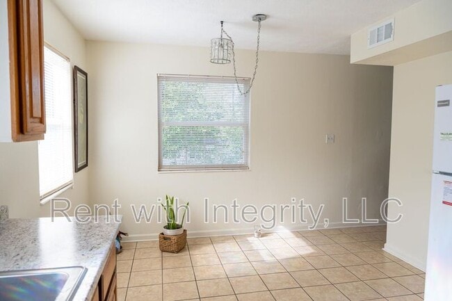 Building Photo - 3422 Orlando Dr