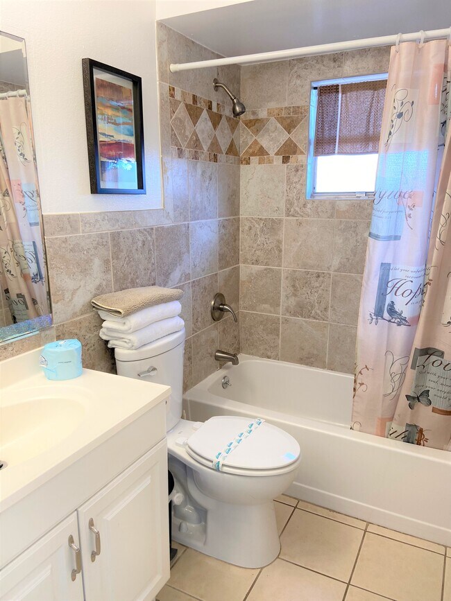 Foto del edificio - 17256 Whitewater Ct