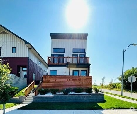 Building Photo - 2247 Tracy Ave
