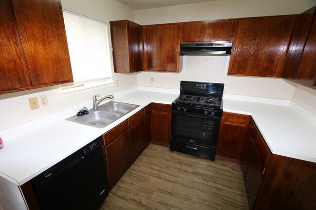 Foto del edificio - 3214 Keywood Ln