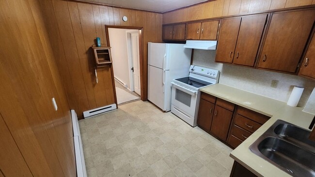 Building Photo - 3 bedroom 1 bathroom