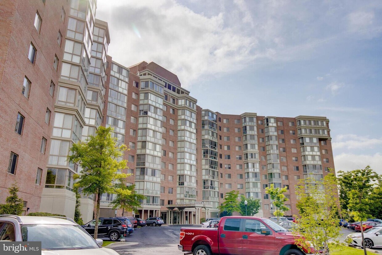 3210 N Leisure World Blvd Unit 518, Silver Spring, MD 20906 Apartment