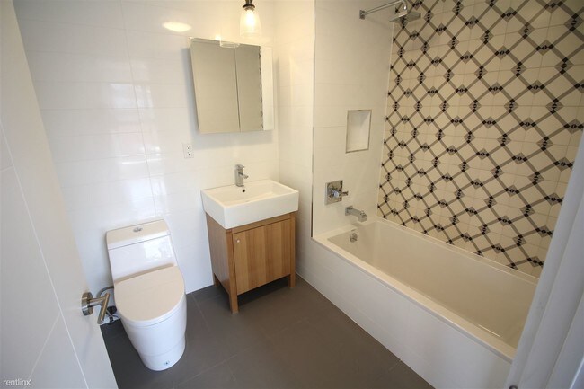 Building Photo - 776 Lafayette Ave