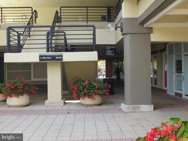 Foto del edificio - 5485 Harpers Farm Rd