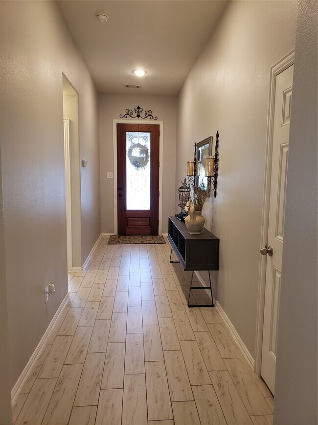 Foto del edificio - 226 Golden Grain Dr