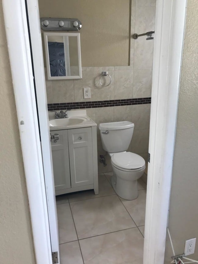 Foto del edificio - 3071 SW 27th Ave