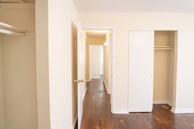 Foto del edificio - 114 Stratford Ct