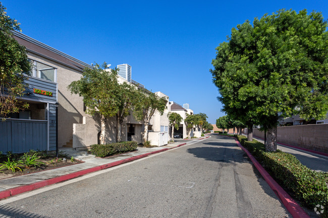 Foto del edificio - Lido Apartments - 101-197 N Ridgeway