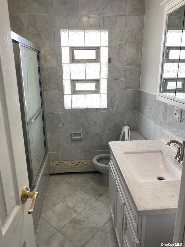 Foto del edificio - 3620 Manhasset St
