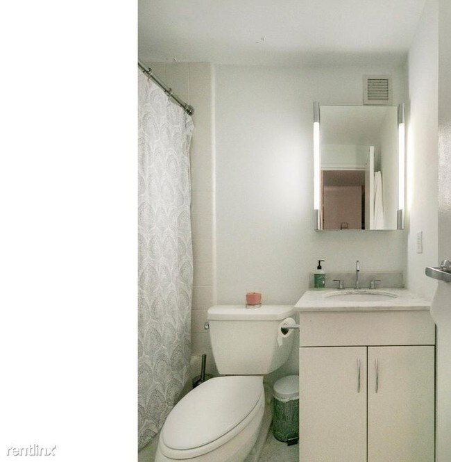 Foto del edificio - 1 br, 1 bath Condo - 219 S 18th St # 29