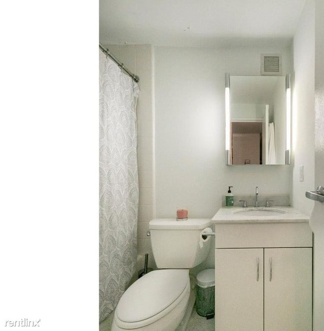 Building Photo - 1 br, 1 bath Condo - 219 S 18th St # 29
