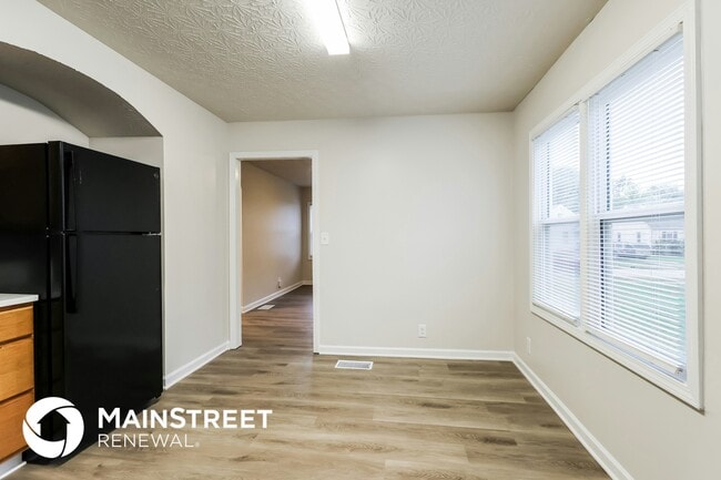 Foto del edificio - 2900 Wyandotte Ave