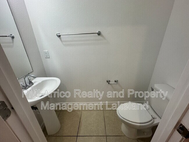 Foto del edificio - 3848 Exeter Ln