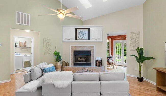 Foto del edificio - 57 Stonebridge Dr