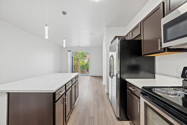 kitchen-5-park-hill-4000-1x1-a1-ash-d203-08-27-2026.jpg - Park Hill 4000