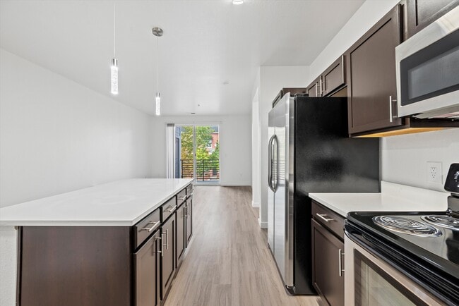 kitchen-5-park-hill-4000-1x1-a1-ash-d203-08-27-2026.jpg - Park Hill 4000