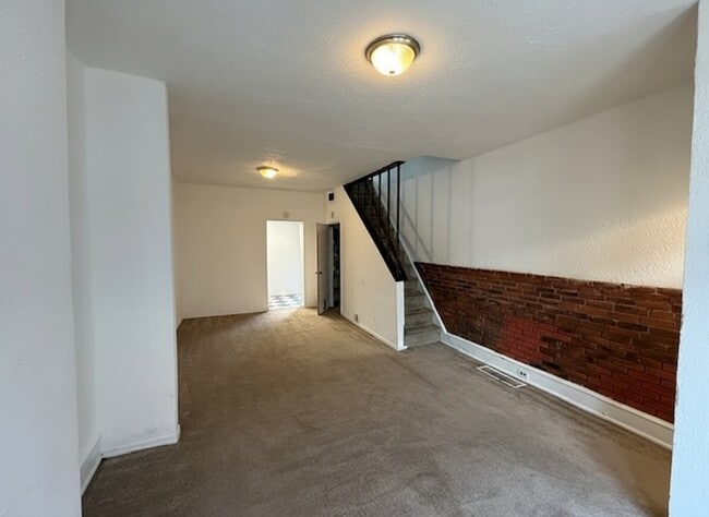 Photo - 612 Cross St Townhome