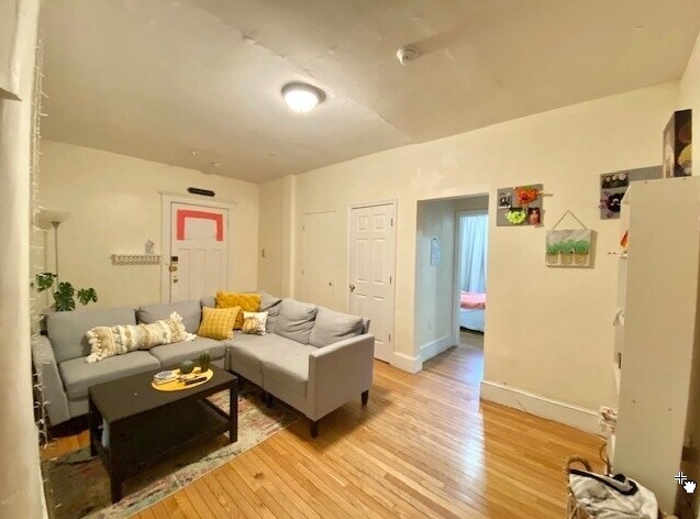 Building Photo - 322 Saint Paul St