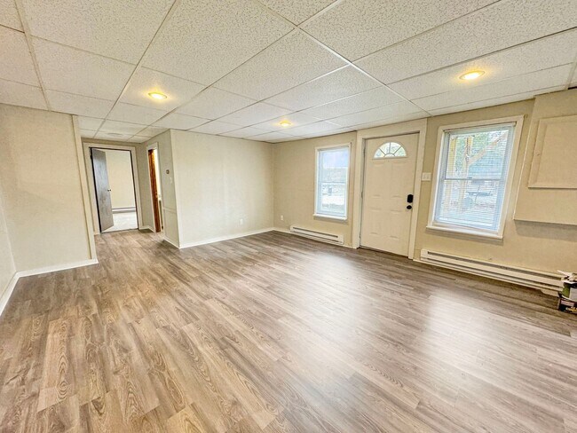 Foto del edificio - 200 Danis St