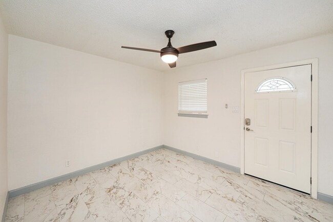 Building Photo - 1920 Madison St