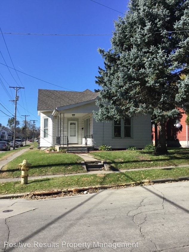 Primary Photo - 2 br, 1 bath House - 402 N Apple