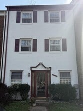 Building Photo - 14700 Cardigan Square