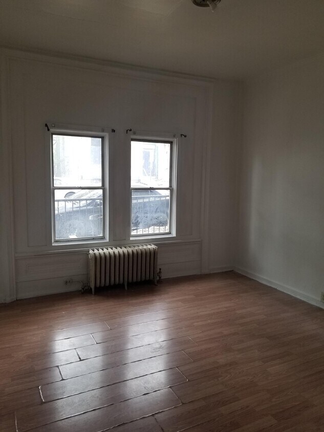 336 N 6th St Unit 1F, Reading, PA 19601 Room for Rent in Reading, PA