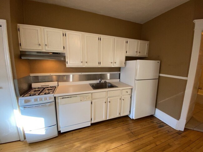 Foto del edificio - 1 Bed 1 Bath Historic Preserved Douglas Ap...