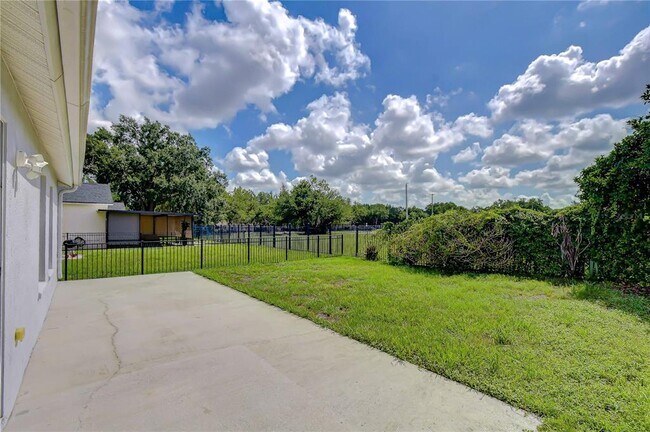 Building Photo - 6010 Skylarkcrest Dr