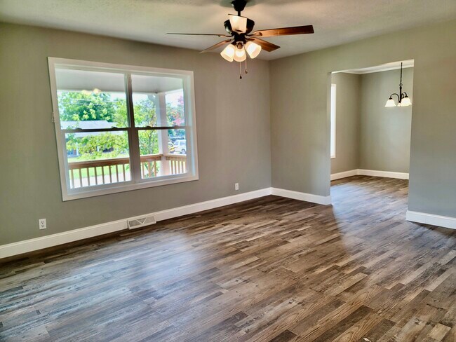 Building Photo - 7617 Temple Acres Dr