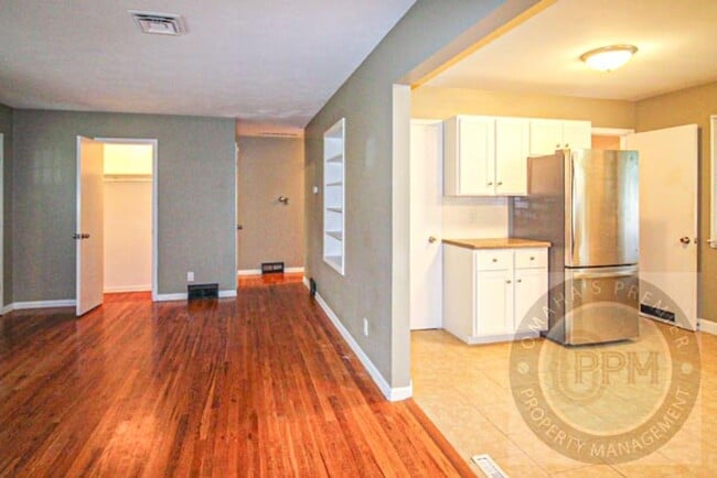 Building Photo - Spacious 4 Bedroom 2.5 Bath Family Home!