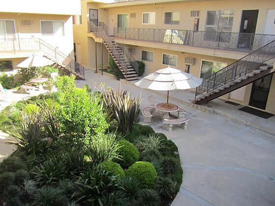 Building Photo - 509 E San Jose Ave