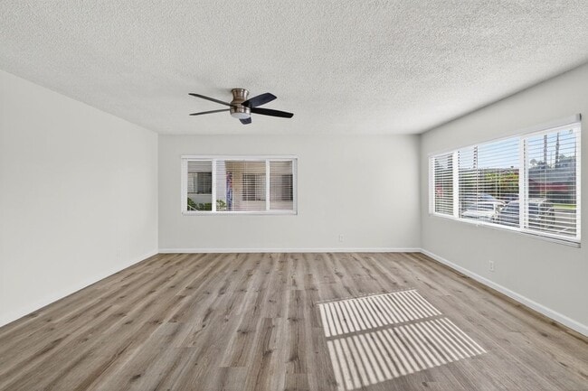 Building Photo - 425 W Regent St