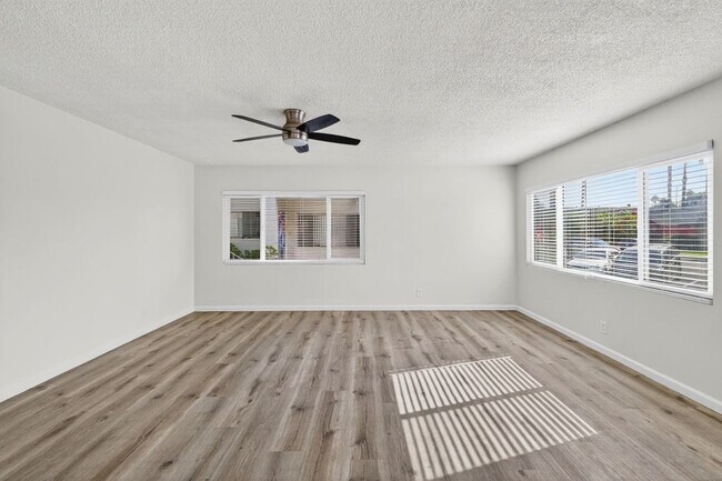 Foto del edificio - 425 W Regent St