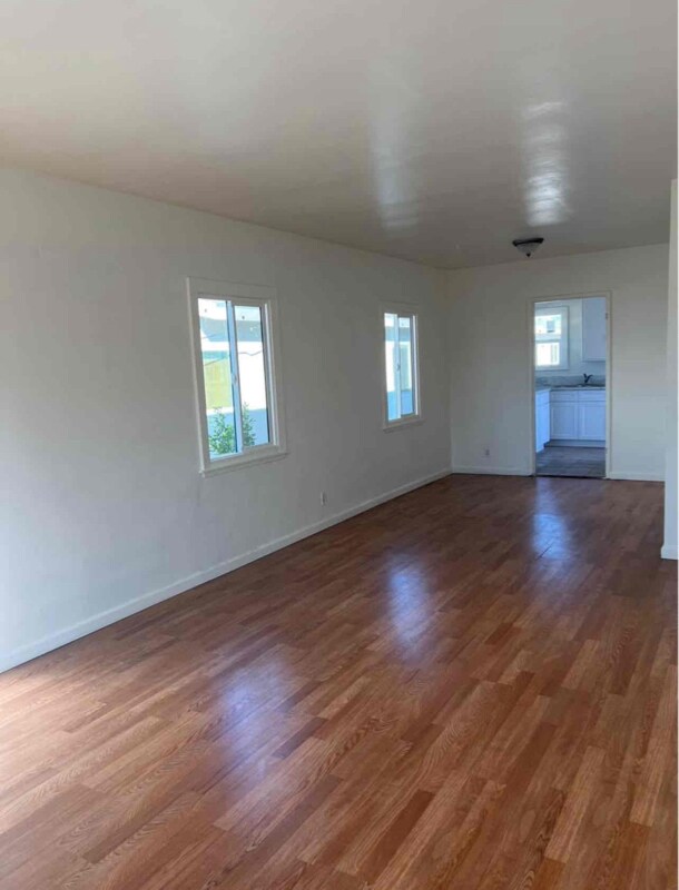Foto principal - 11411 Oxnard St