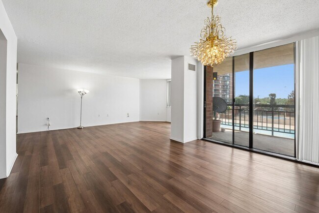 Foto del edificio - 226 Harmon Cove Tower