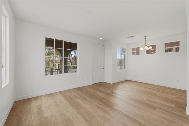Building Photo - 8604 Splendid Leaf Ct