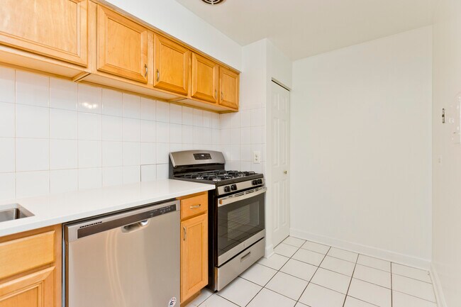 Foto del edificio - 5423 N Winthrop Ave
