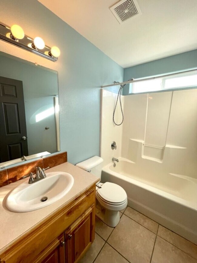 Foto del edificio - Single level home in NE Bend with great up...