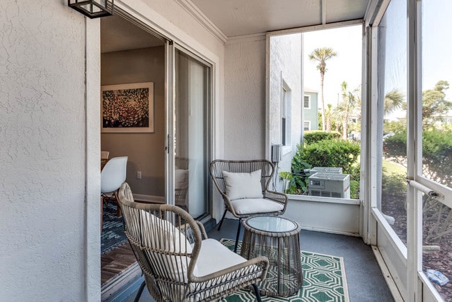 Building Photo - The Palms at Casselberry