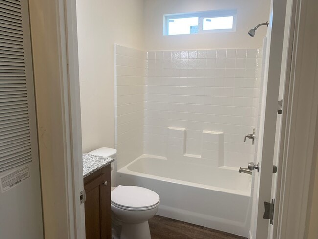 Building Photo - Terrific Accessory  Dwelling Unit!
