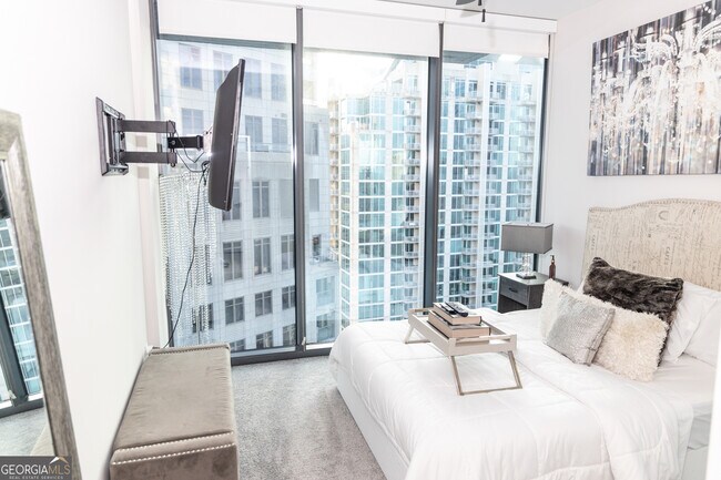 Foto del edificio - 3338 Peachtree Rd NE