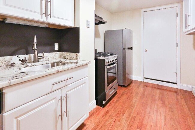 Foto del edificio - Spacious Two Bed Right In East Boston