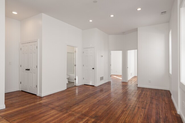 Foto del edificio - 701 E Kentucky St
