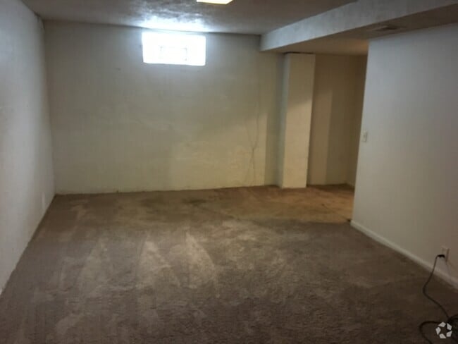 Building Photo - 4016 North 92nd Circle