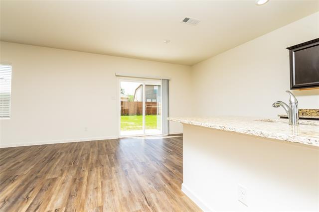 Building Photo - 453 Canoe Way