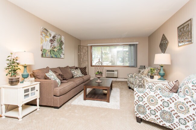 Sala de estar espaciosa - Graceland Gardens Apartment Homes