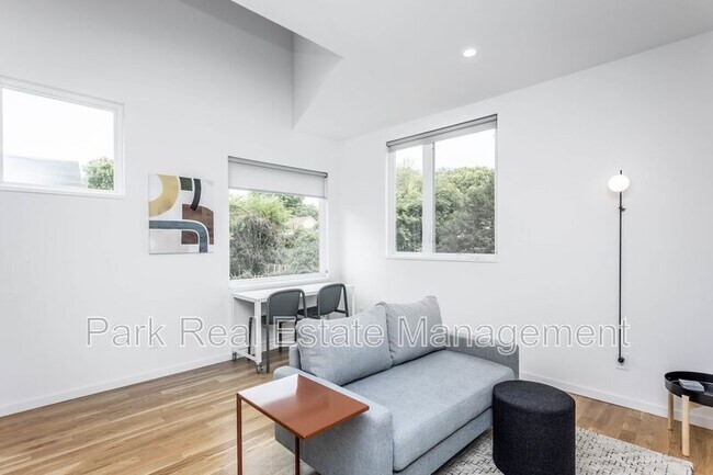 Foto del edificio - 323 S East St