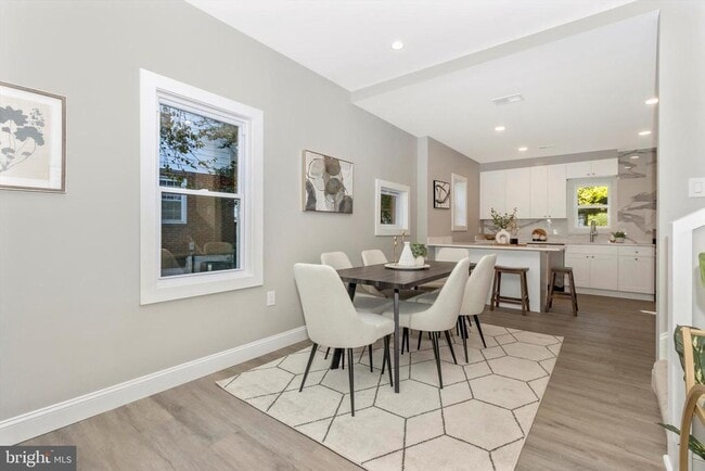 Building Photo - 5113 Kenwood Ave